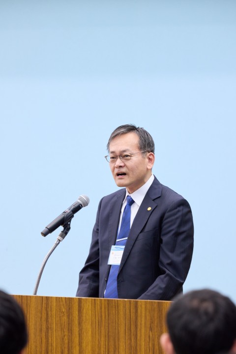 開会挨拶を行う千種伸彰支部長